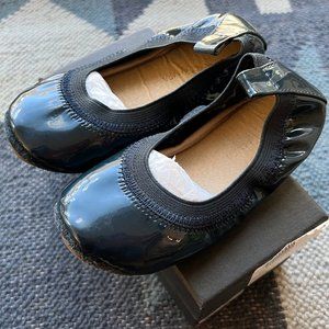 Yosi Samra "Miss Samra" Ballet Flat in Navy Patent Leather - 8C